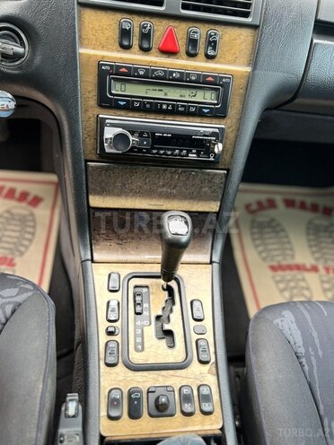 Mercedes E 280 1999, 298,000 km - 2.8 l - Bakı