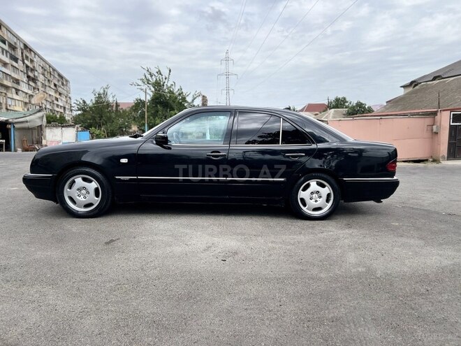 Mercedes E 280 1999, 298,000 km - 2.8 l - Bakı