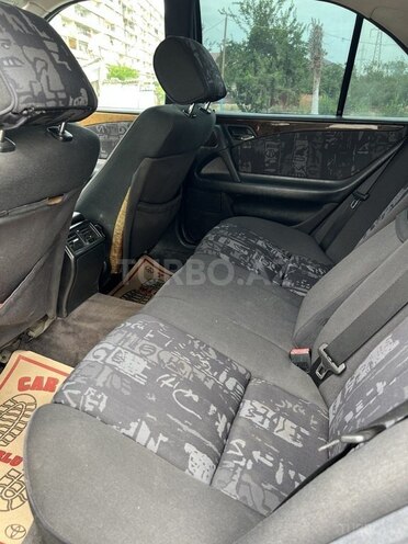 Mercedes E 280 1999, 298,000 km - 2.8 l - Bakı