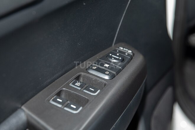 Kia Sportage-12