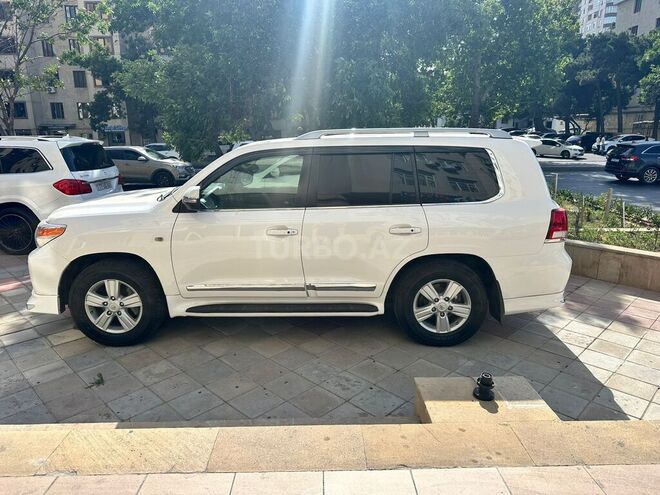 Toyota Land Cruiser-4
