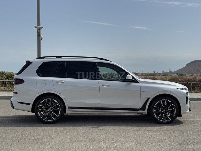 BMW X7-7