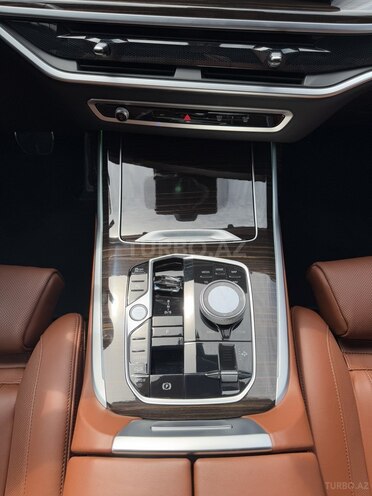 BMW X7-18