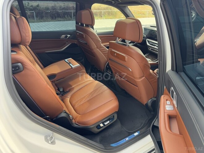 BMW X7-13