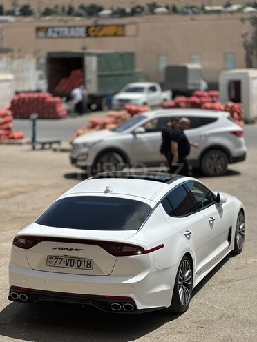 Kia Stinger-2