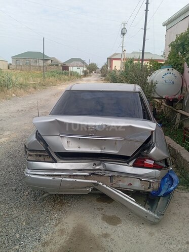 Mercedes E 250 1993, 751,440 km - 2.5 l - Bakı