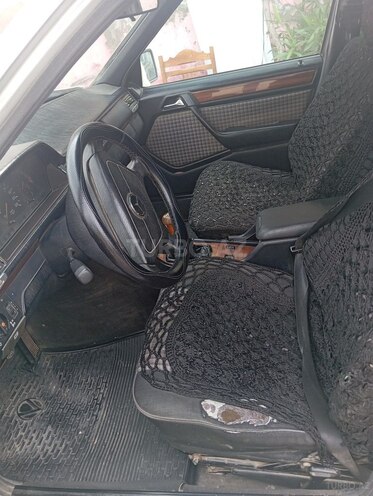 Mercedes E 250 1993, 751,440 km - 2.5 l - Bakı