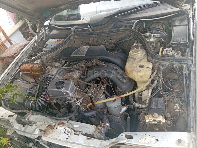 Mercedes E 250 1993, 751,440 km - 2.5 l - Bakı