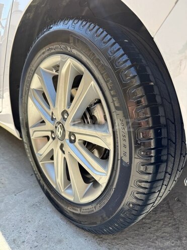 Hyundai Avante 2014, 242,000 km - 1.6 л - Bakı