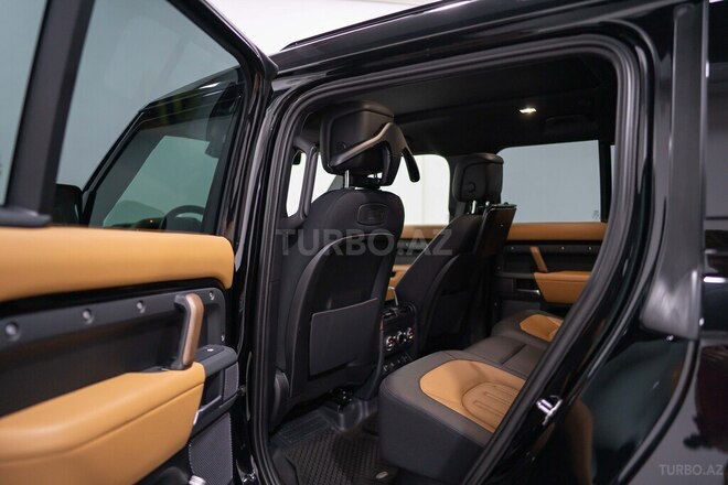 Land Rover Defender 2021, 33,000 km - 3.0 l - Bakı