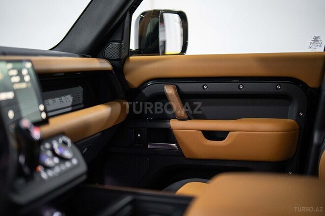 Land Rover Defender 2021, 33,000 km - 3.0 l - Bakı