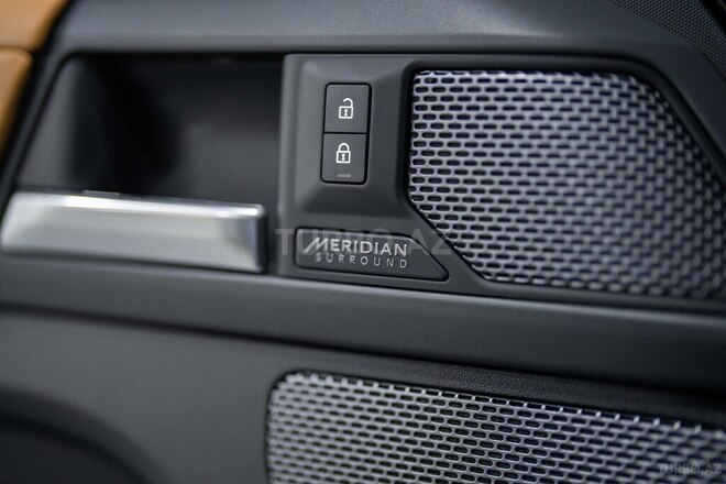 Land Rover Defender 2021, 33,000 km - 3.0 l - Bakı