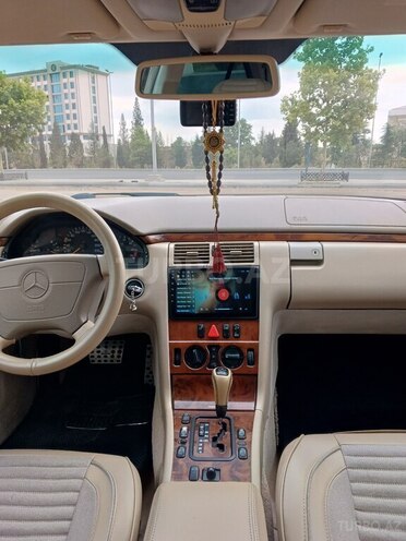 Mercedes E 240 1998, 235,000 km - 2.4 l - Gəncə