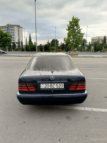 Mercedes E 240 1998, 235,000 km - 2.4 l - Gəncə