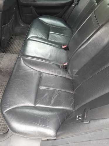 Mercedes E 240 1999, 250,000 km - 2.4 l - Sumqayıt