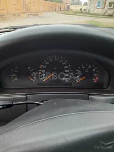 Mercedes E 240 1999, 250,000 km - 2.4 l - Sumqayıt
