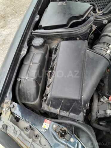 Mercedes E 240 1999, 250,000 km - 2.4 l - Sumqayıt