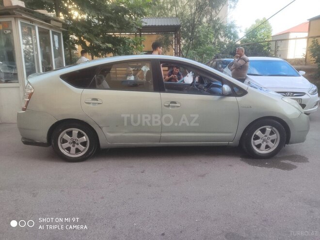 Toyota Prius-2