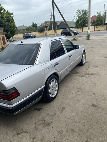 Mercedes E 200 1993, 450,000 km - 2.0 l - Lənkəran