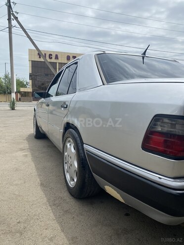 Mercedes E 200 1993, 450,000 km - 2.0 l - Lənkəran