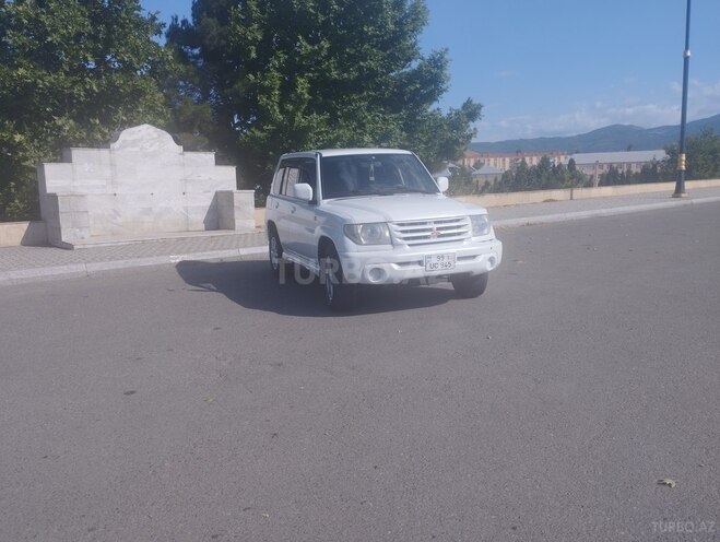 Mitsubishi Pajero io 2000, 231,230 km - 2.0 л - Göygöl