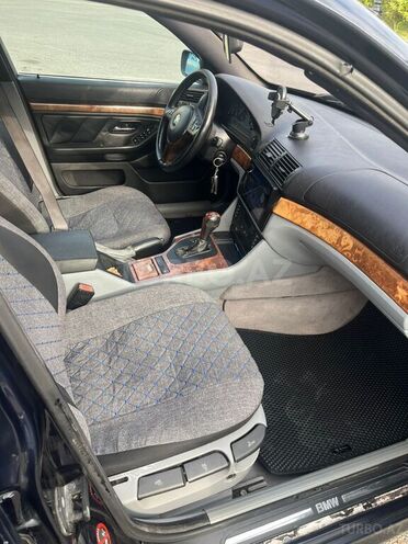 BMW 528 1997, 472,000 km - 2.8 l - Bakı
