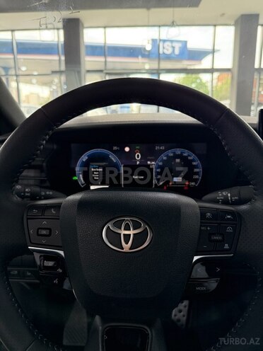 Toyota Camry-12