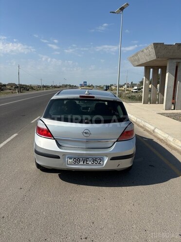 Opel Astra 2006, 300,000 km - 1.3 l - Salyan