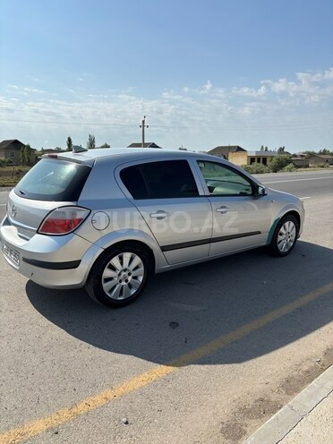 Opel Astra 2006, 300,000 km - 1.3 l - Salyan