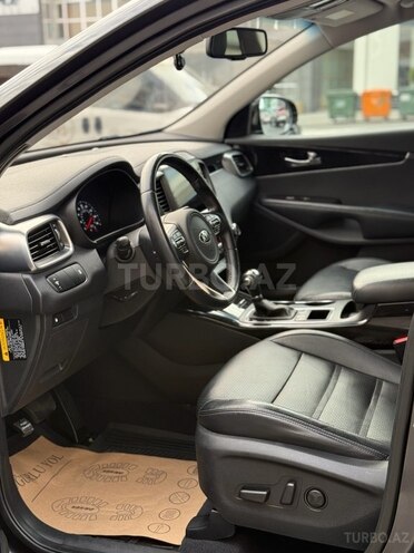 Kia Sorento-9