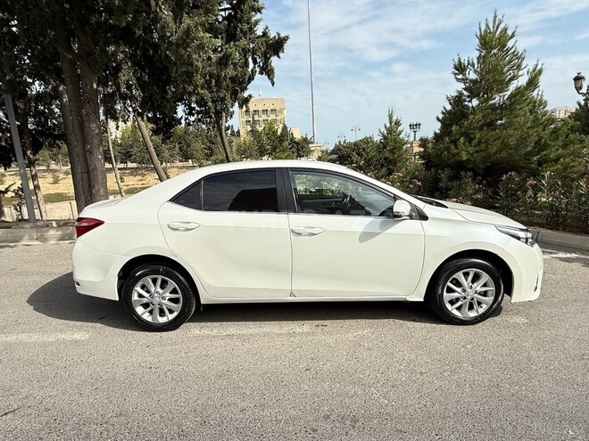 Toyota Corolla 2013, 235,000 km - 1.6 l - Bakı