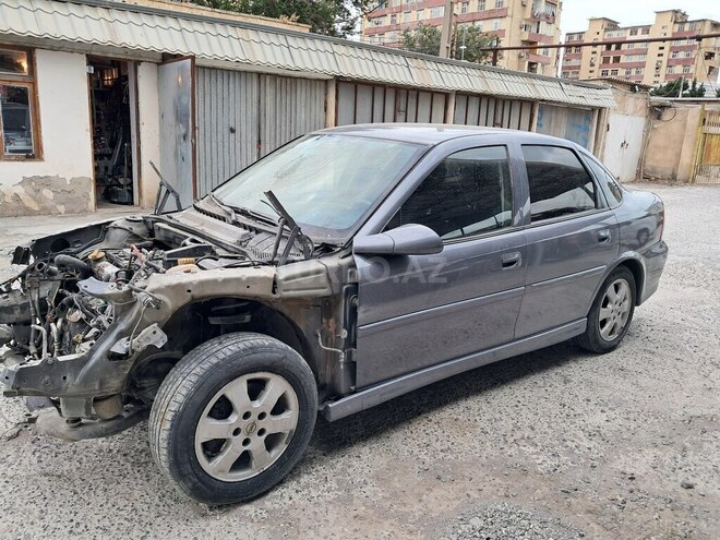 Opel Vectra 2001, 240,000 km - 1.8 l - Bakı