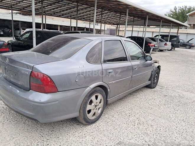 Opel Vectra 2001, 240,000 km - 1.8 l - Bakı