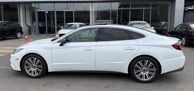 Hyundai Sonata-12