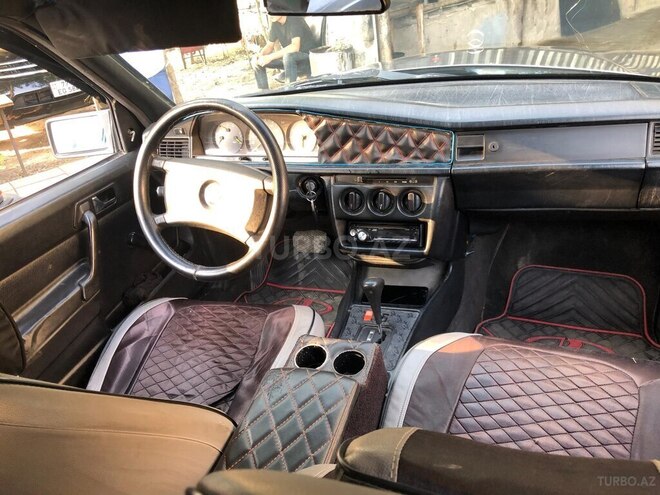 Mercedes 190 1990, 210,692 km - 1.8 л - Sumqayıt