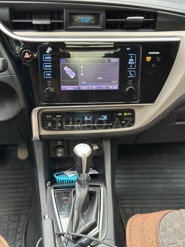 Toyota Corolla 2017, 154,497 km - 1.8 l - Bakı