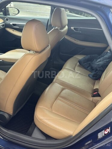 Hyundai Sonata-12