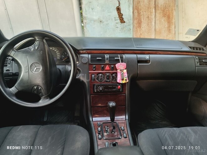 Mercedes E 220 d 2000, 450,000 km - 2.2 l - İsmayıllı
