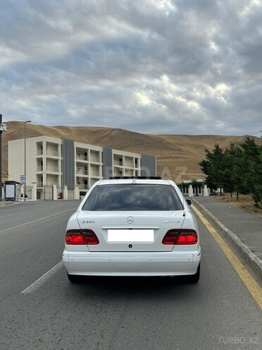 Mercedes E 320 2000, 376,000 km - 3.2 l - Bakı
