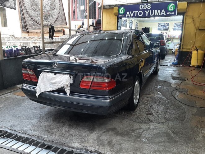 Mercedes E 280 1999, 240,000 km - 2.8 l - Bakı