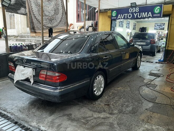 Mercedes E 280 1999, 240,000 km - 2.8 l - Bakı