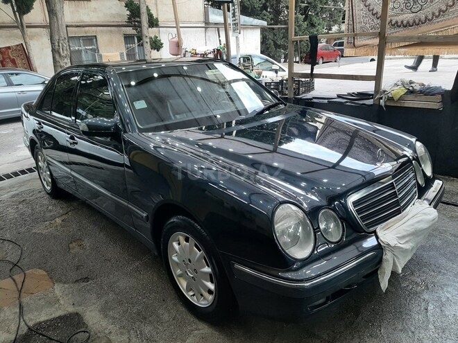 Mercedes E 280 1999, 240,000 km - 2.8 l - Bakı