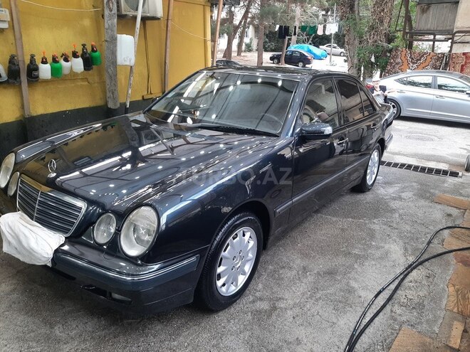 Mercedes E 280 1999, 240,000 km - 2.8 l - Bakı