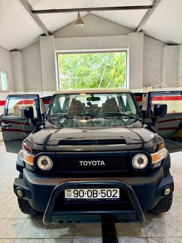 Toyota FJ Cruiser 2013, 95,000 km - 4.0 л - Bakı
