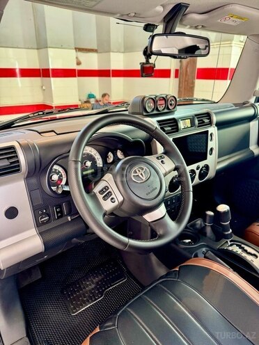 Toyota FJ Cruiser 2013, 95,000 km - 4.0 л - Bakı