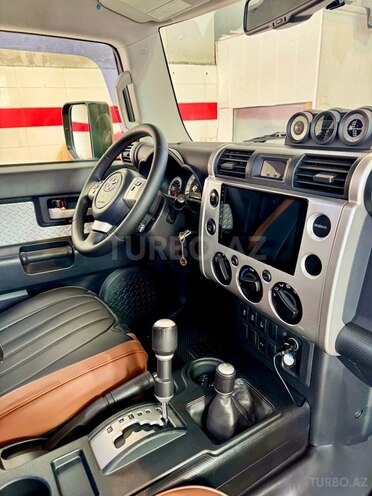 Toyota FJ Cruiser 2013, 95,000 km - 4.0 л - Bakı