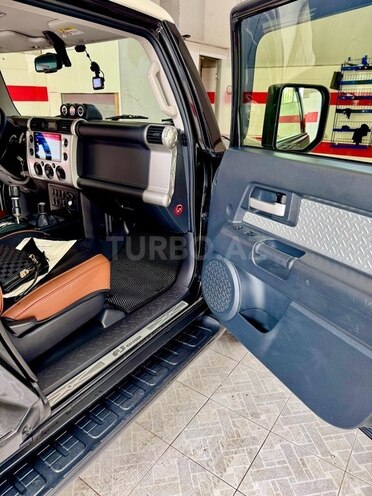 Toyota FJ Cruiser 2013, 95,000 km - 4.0 л - Bakı