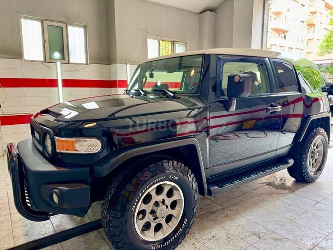 Toyota FJ Cruiser 2013, 95,000 km - 4.0 л - Bakı