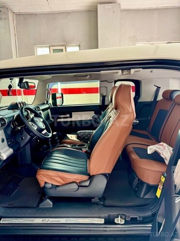 Toyota FJ Cruiser 2013, 95,000 km - 4.0 л - Bakı