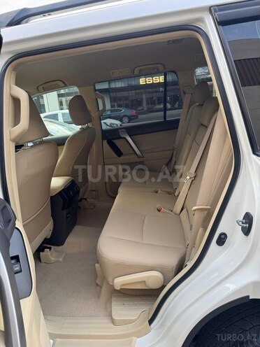 Toyota Land Cruiser Prado-10